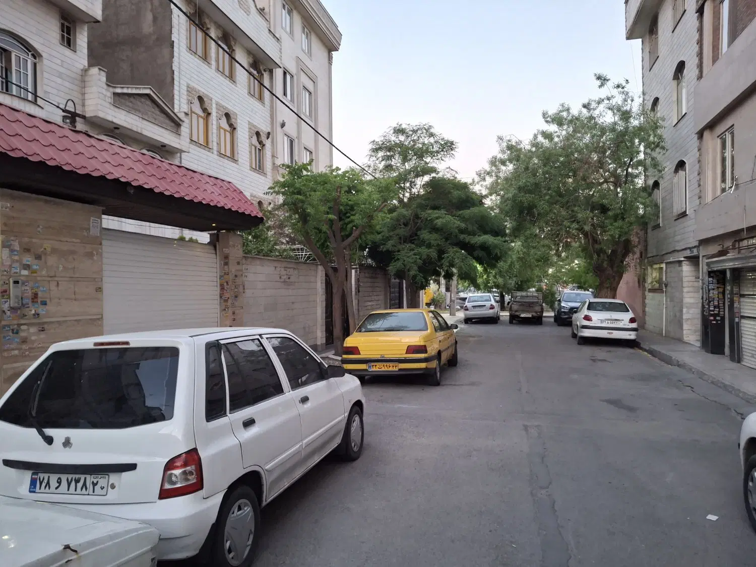 90م_شهرک بهشتی تختی_بغل مترو لوکیشن خوب