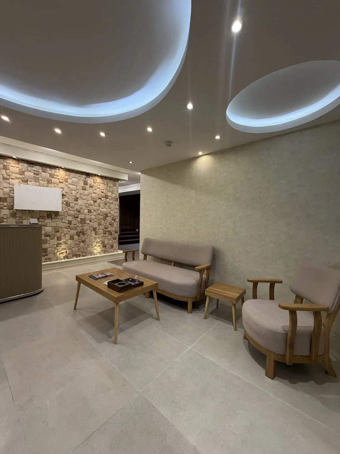 مطب و اتاق زیبایی -چهارباغ بالا-مجتمع پارسیان