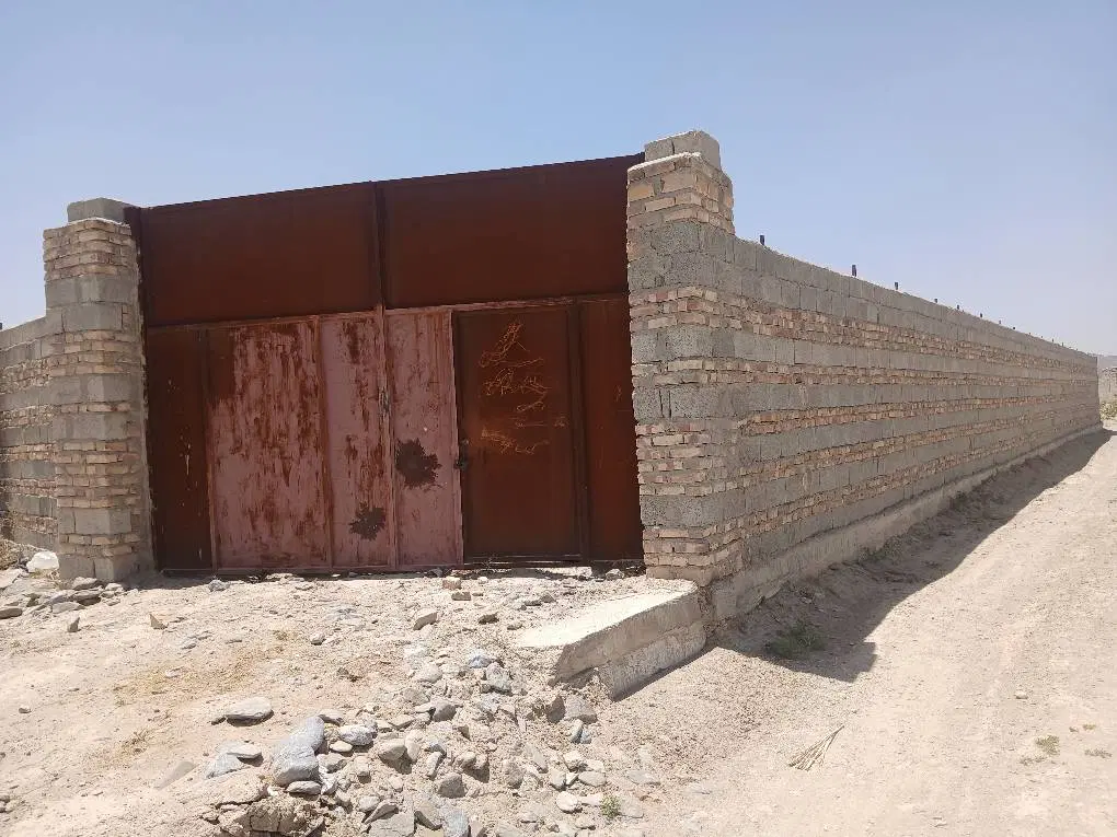 ملک فروشی در هوشک