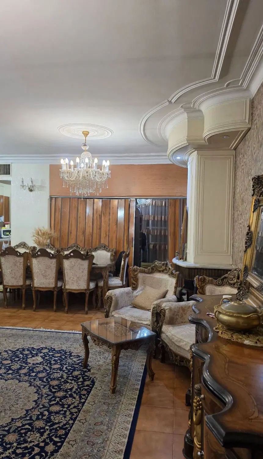جنوب غربی میدان سنایی سه واحدمستقل دریک طبقه
