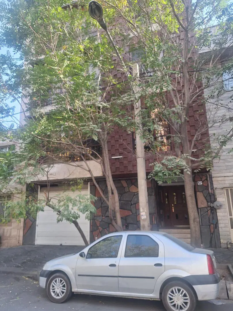 ۶۶ متر پارکینگ سندی