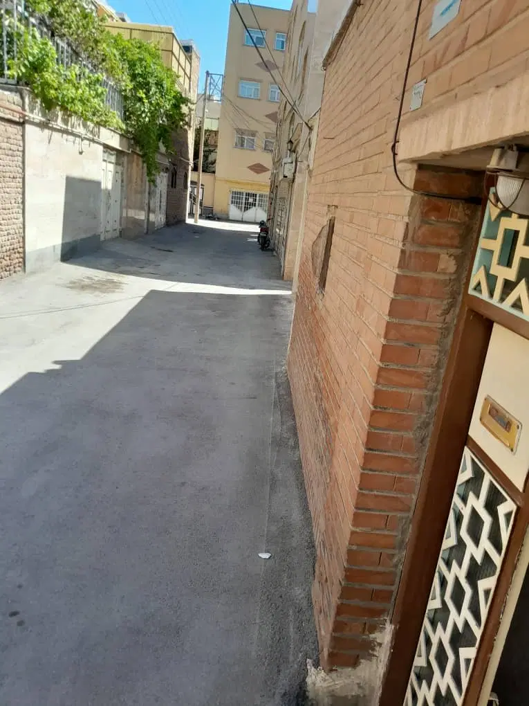 ۱۱۰ متر خانه در خیابان کارپیشه