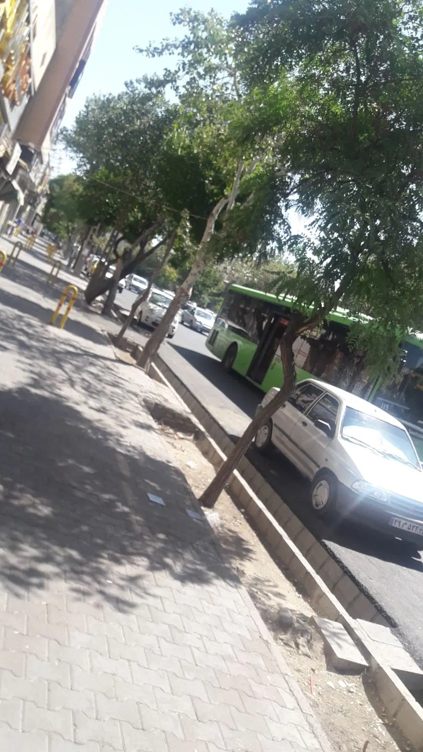 خانه دوطبقه دربست نزدیک چهاراه عباسی