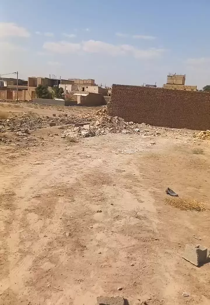 زمین فروشی