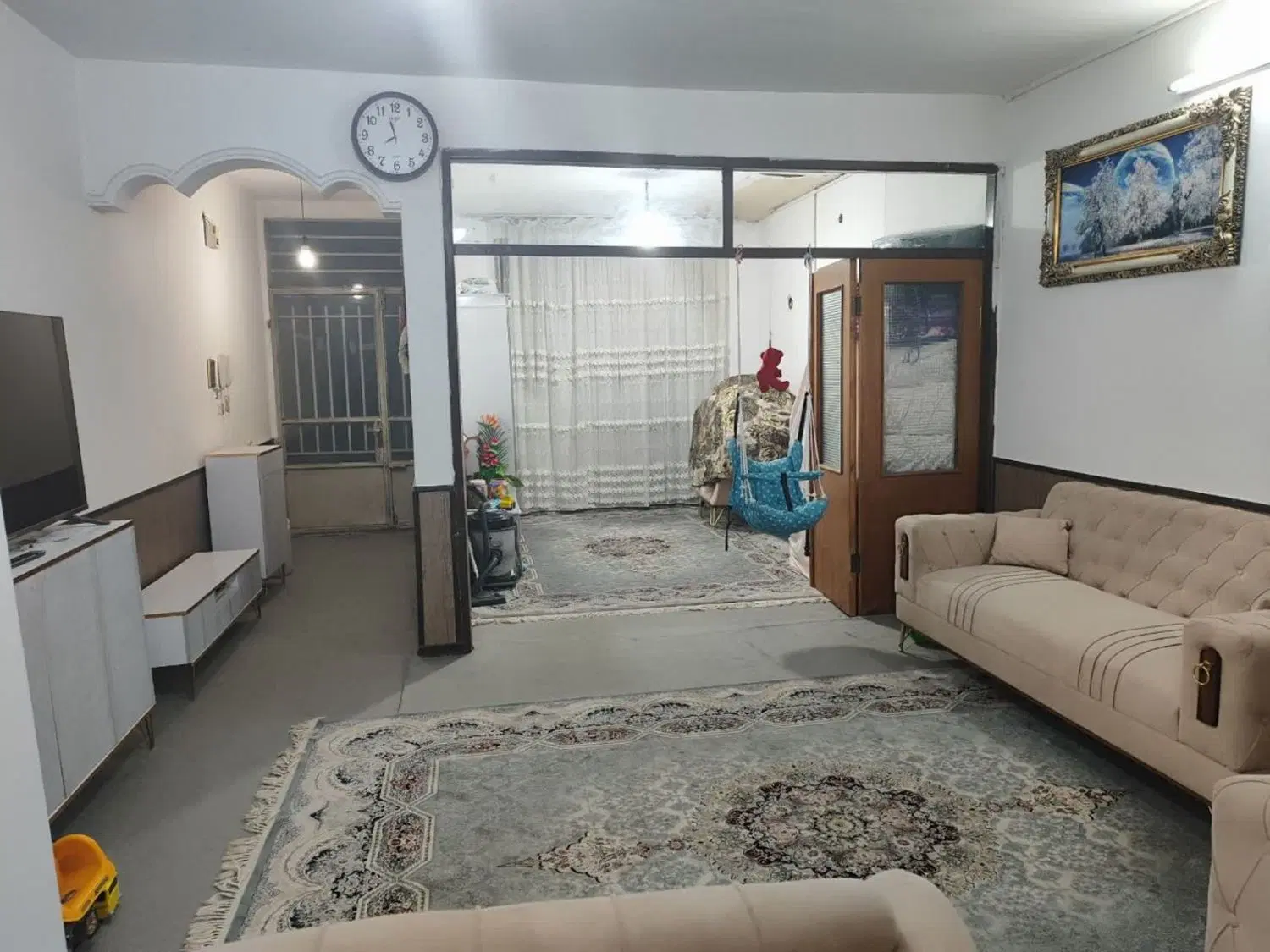 آپارتمان همکف نزدیک مترو و ایستگاه بی ار تی