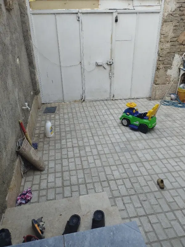 حیاط ویلایی دربست