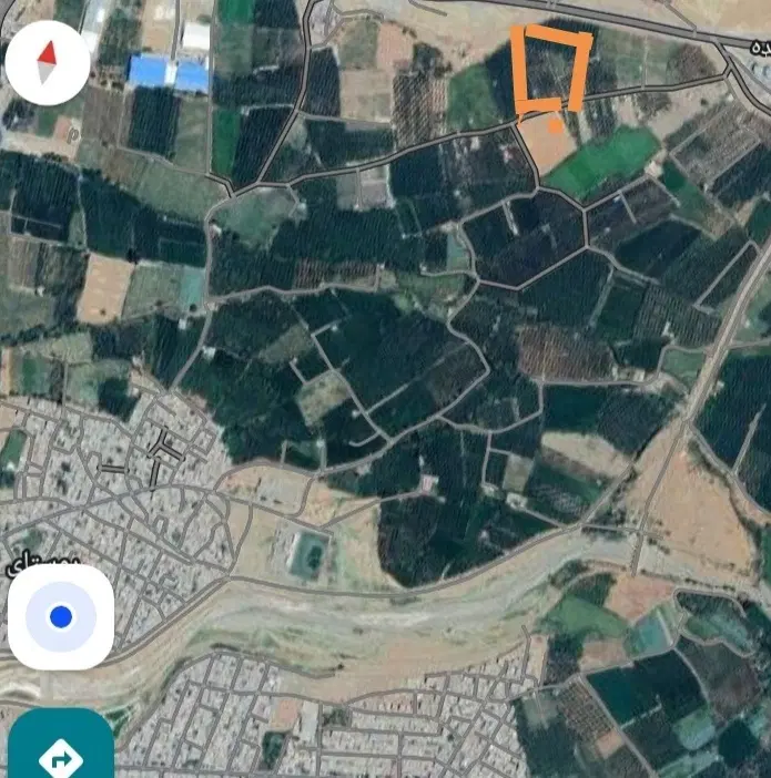 یک هکتار باغ سیب نزدیک شهر