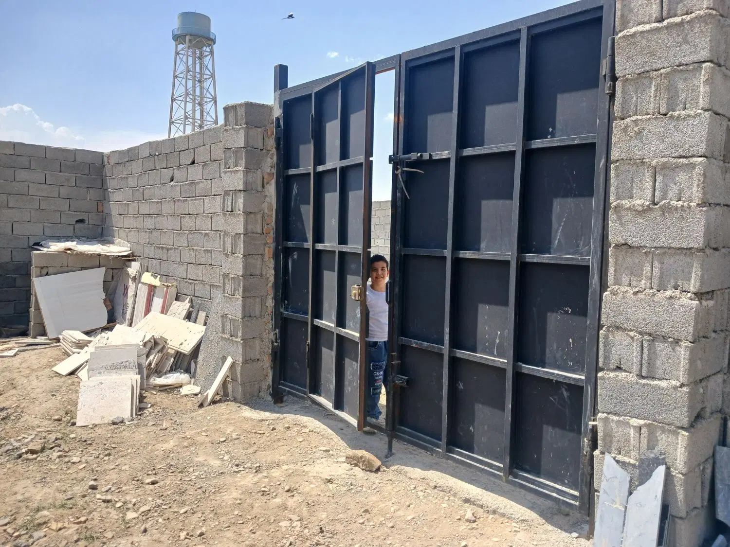 زمین چهاردیواری