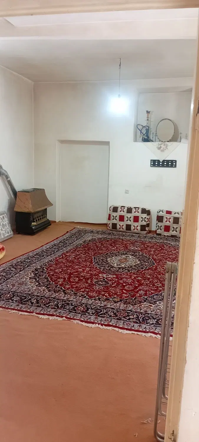 حیاط مسکونی قراملک