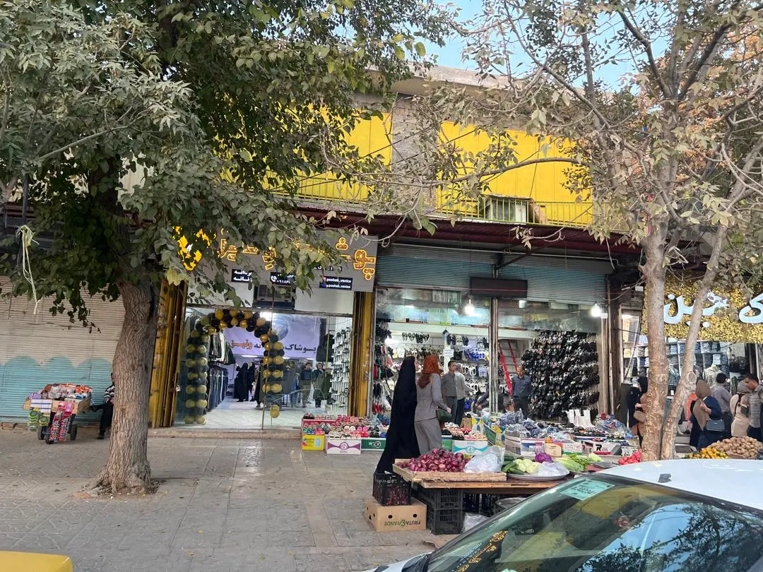 مغازه بزرگ اجاره‌ای مسکن
