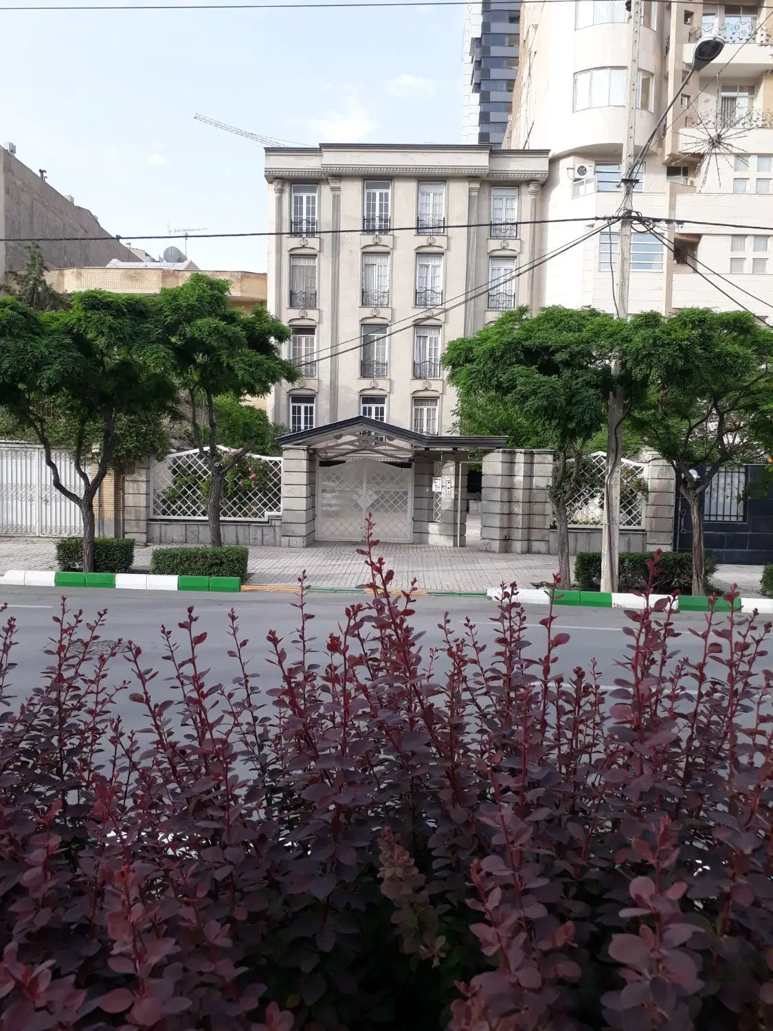 ۷۵ متری حاشیه صارمی (بین گلشن و میدان هفت تیر)