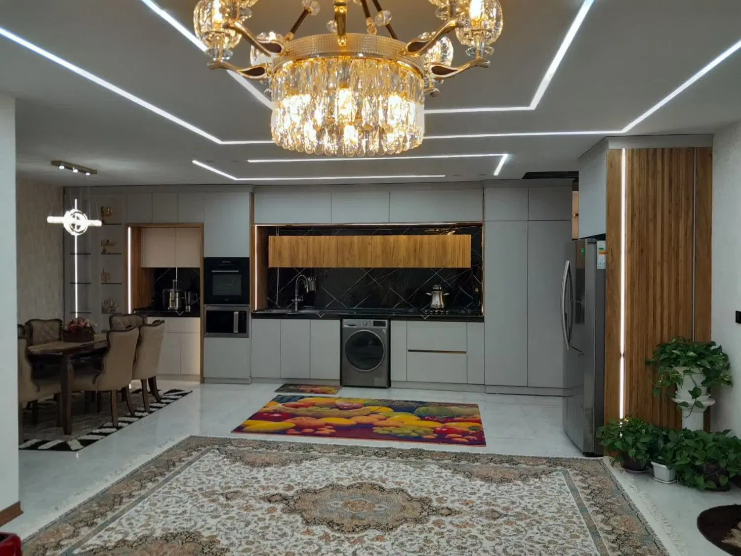آپارتمان۹۳متری تکواحدی خیابان جهرم پشت شهرداری