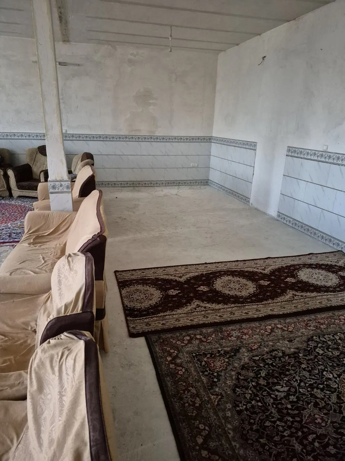 خانه ویلایی در دیزج بالا جاده بیجار