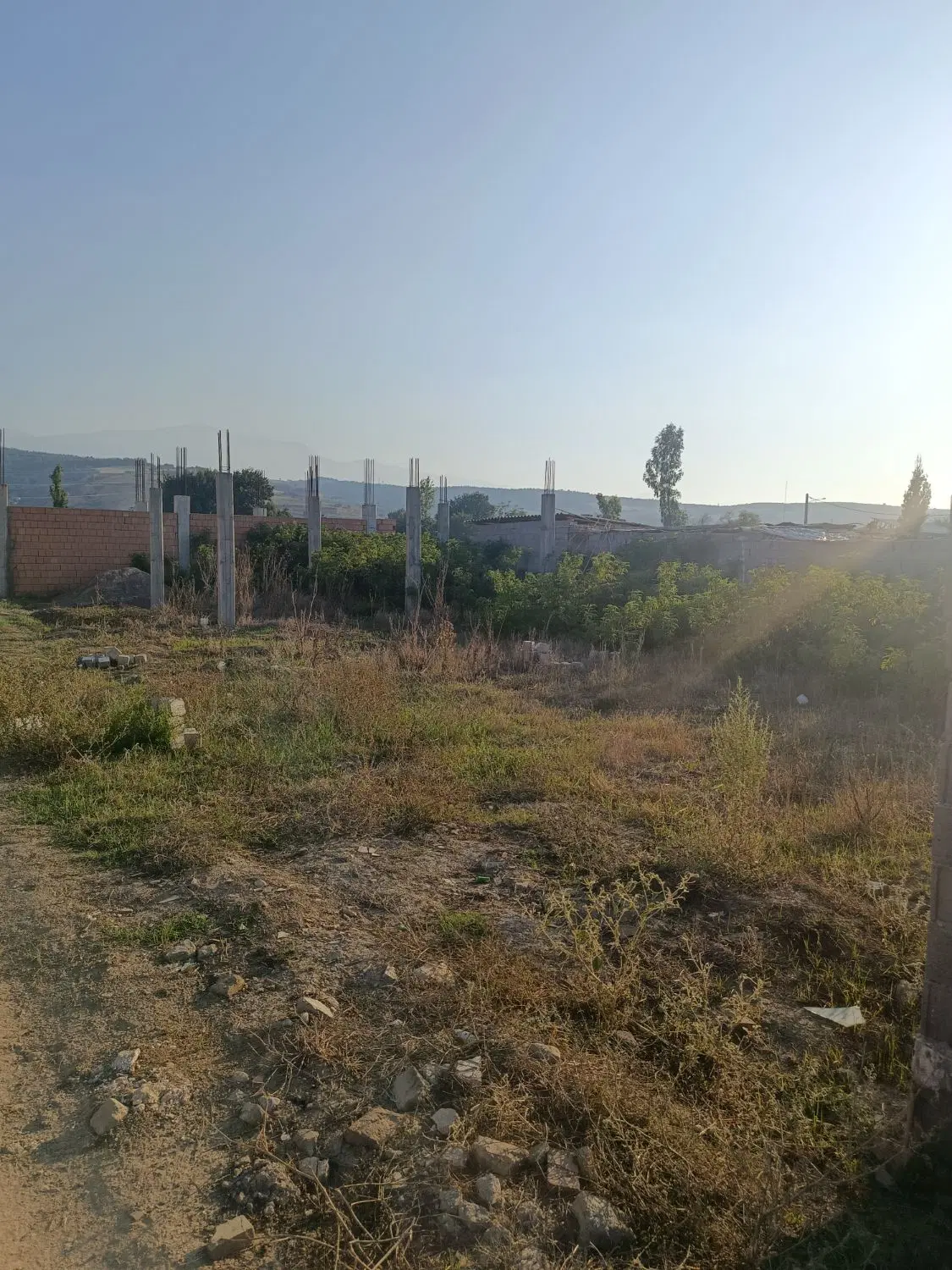 زمین فروشی