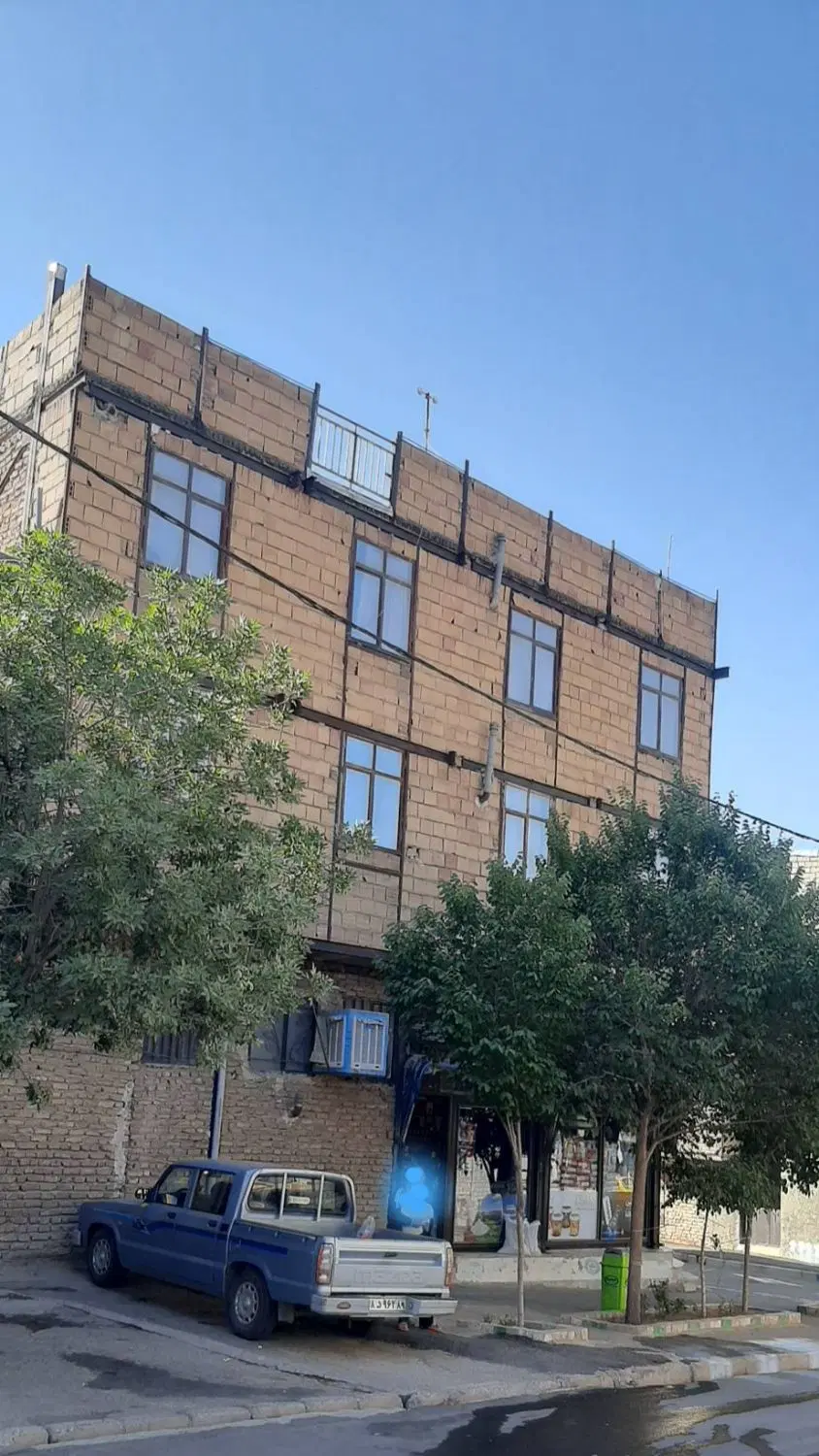ساختمان تجاری مسکونی