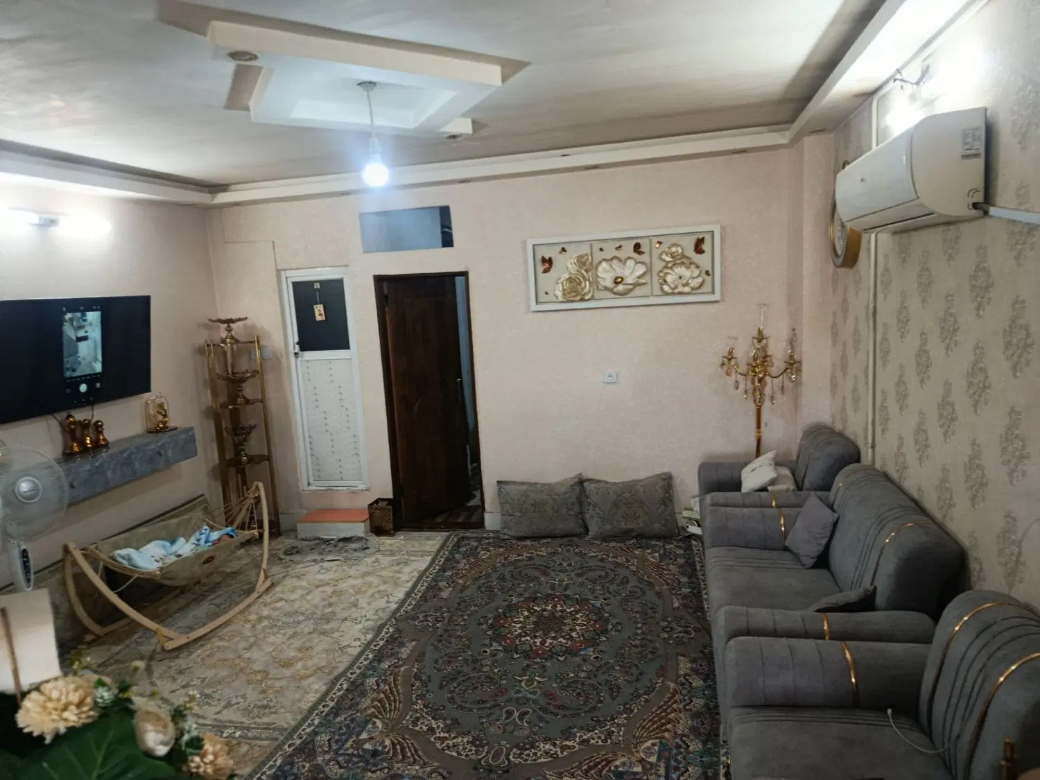 آپارتمان طبقه ۳ با پشت بام