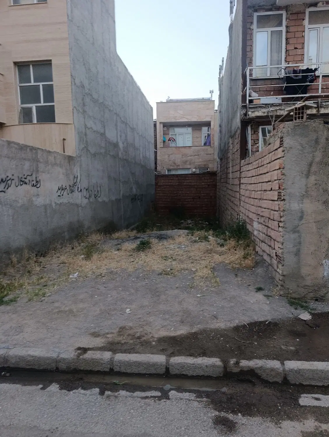 زمین نجف زاده