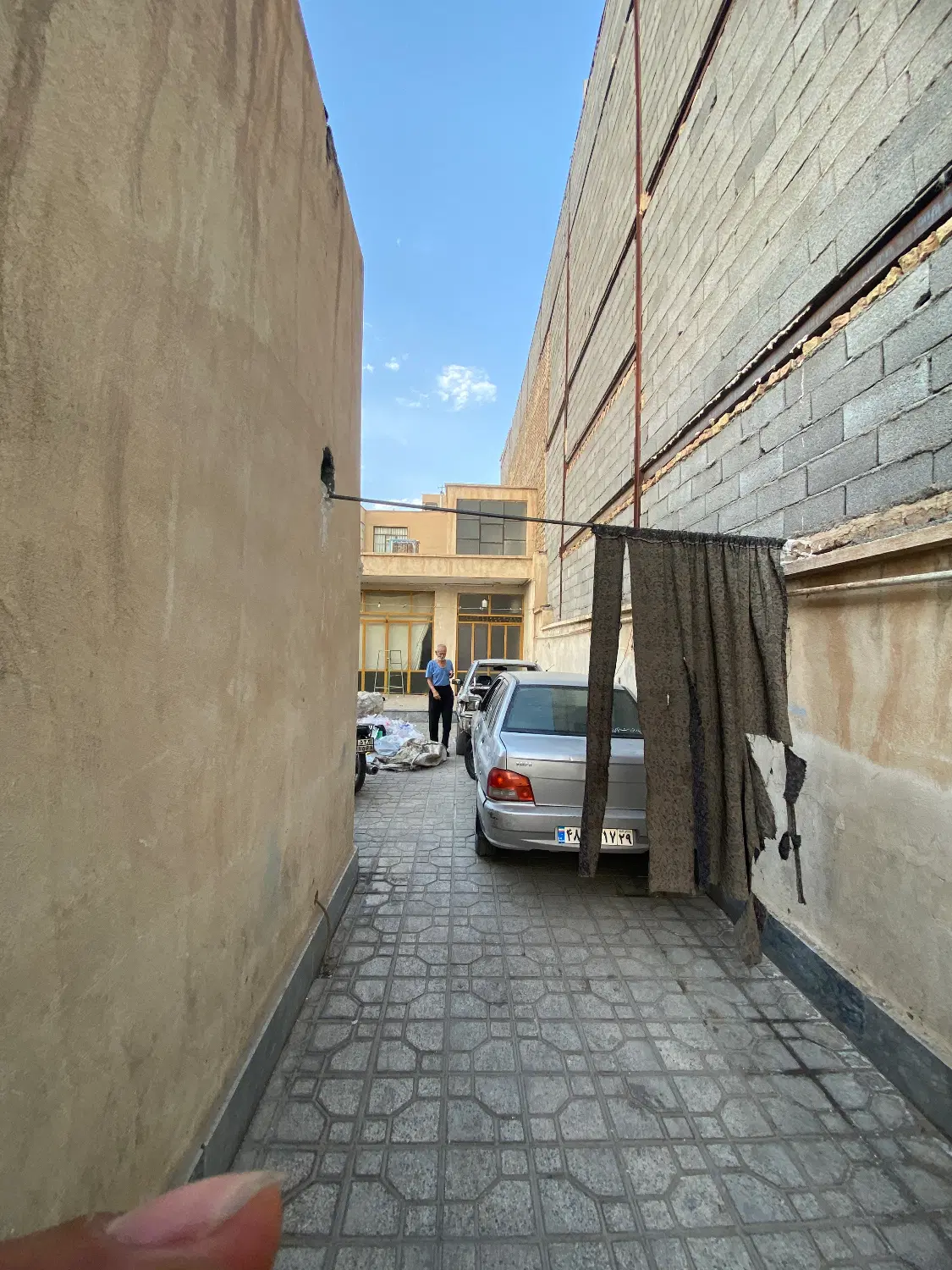 ملک ۳۰۰متری