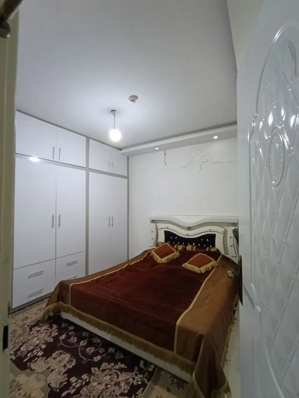 آپارتمان جمهوری 24 حاشیه امام رضا 90متری