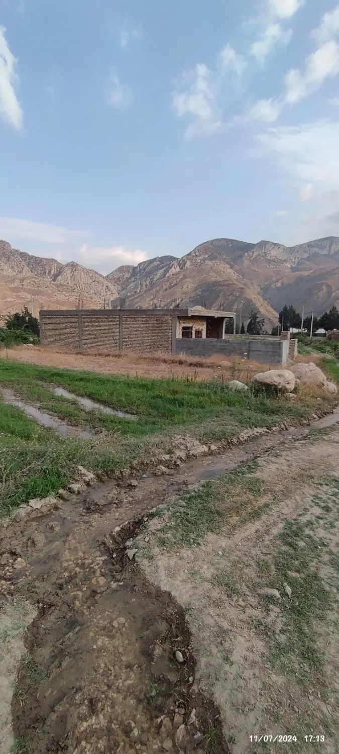زمین ب متراژ ۲۰۰متر