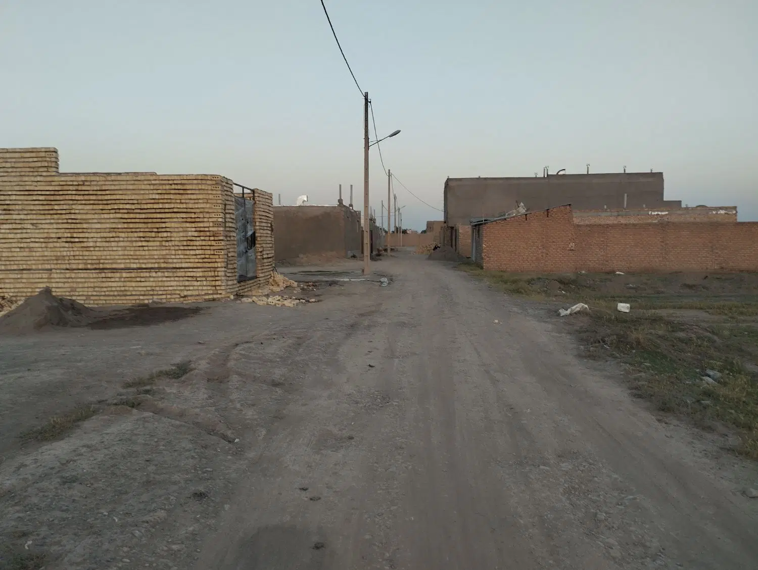 خانه نیمه ساز