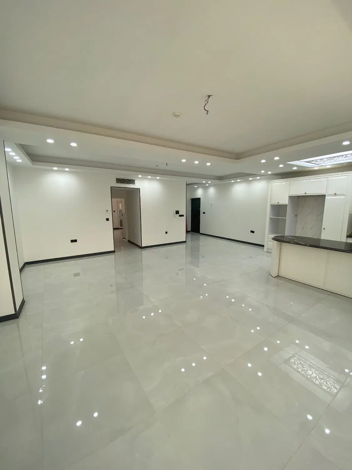 اپارتمان_ ۱۲۱متری _ فول امکانات _جهانشهر_