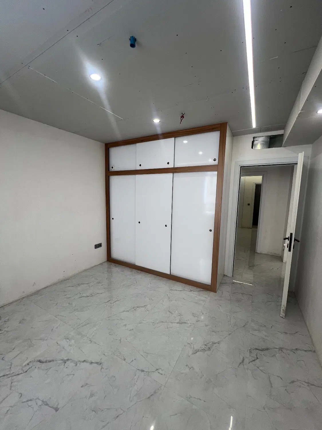 ۱۰۰ متر،فول امکانات،سازه برند