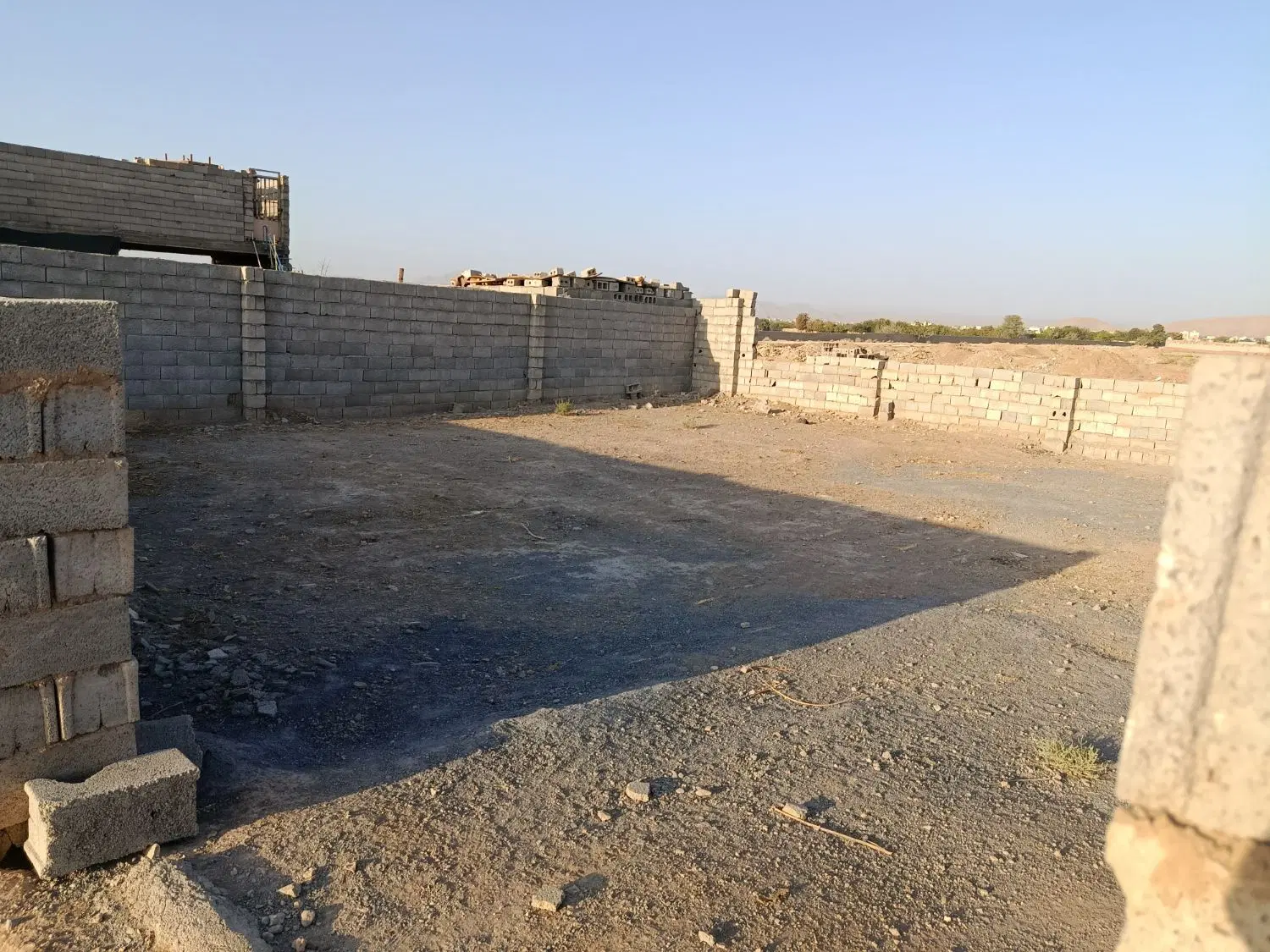 یک قطعه زمین باغی