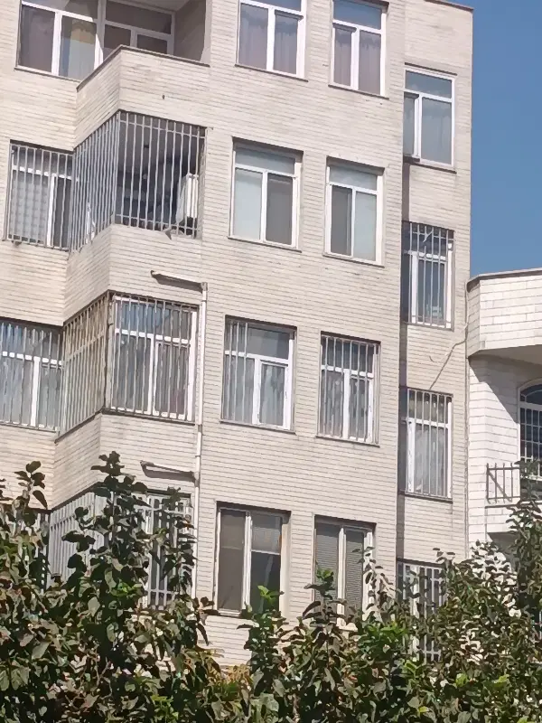 زمین ۲۴۰ متری بهاران