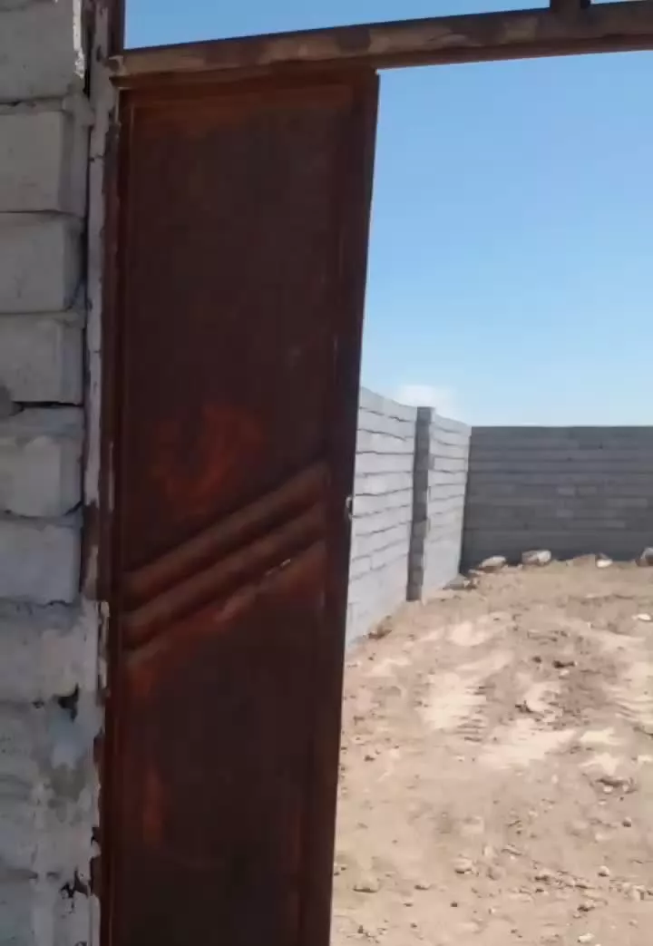 زمین حصارشده باغ معروف