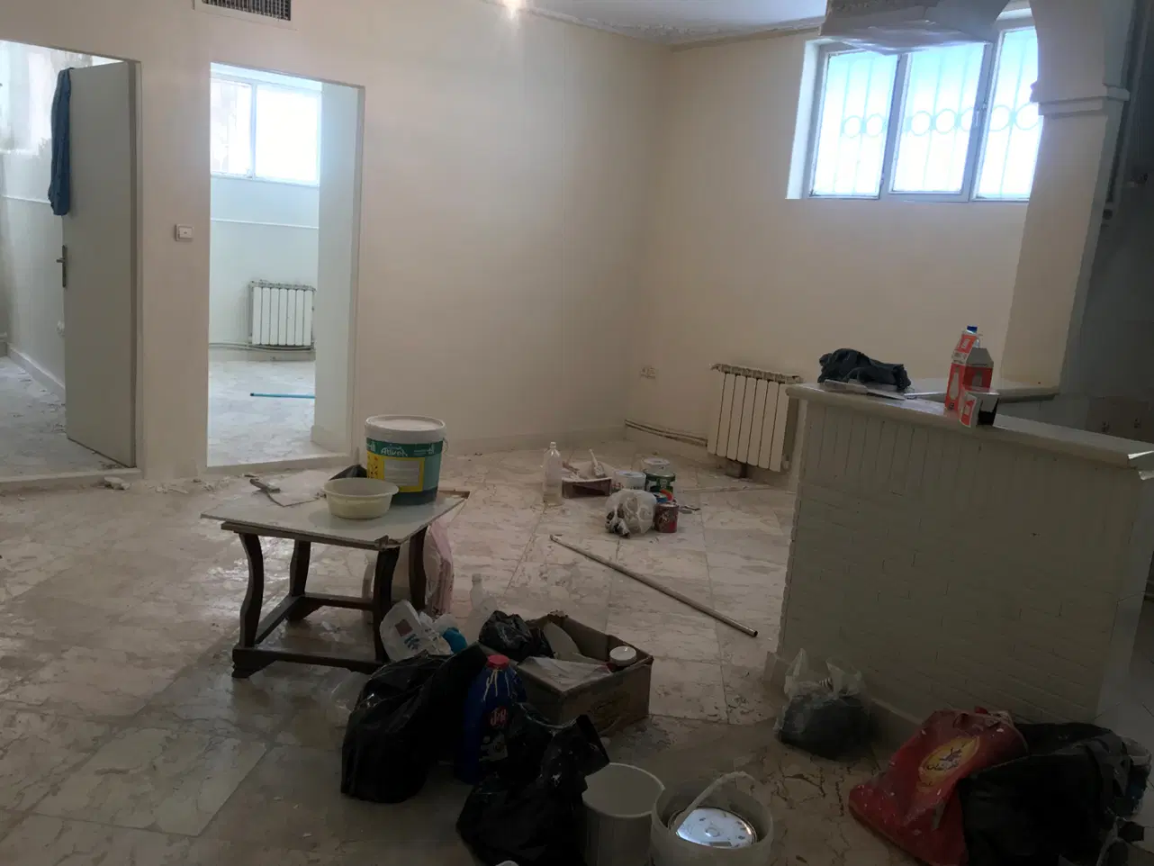 بالای میدان منیریه ۷۰ متر دو خواب_ پارکینگ انباری