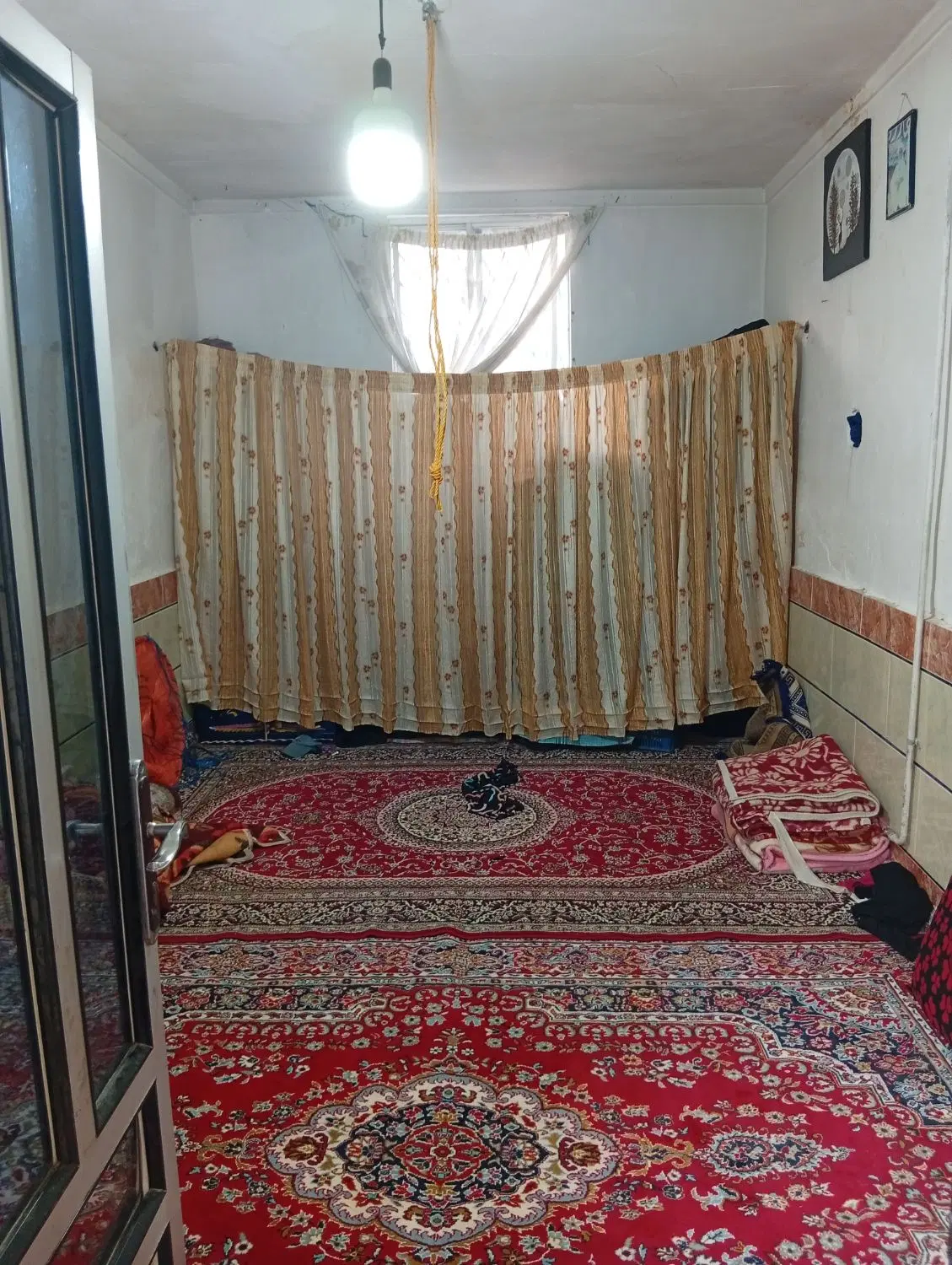 حیاط دربست