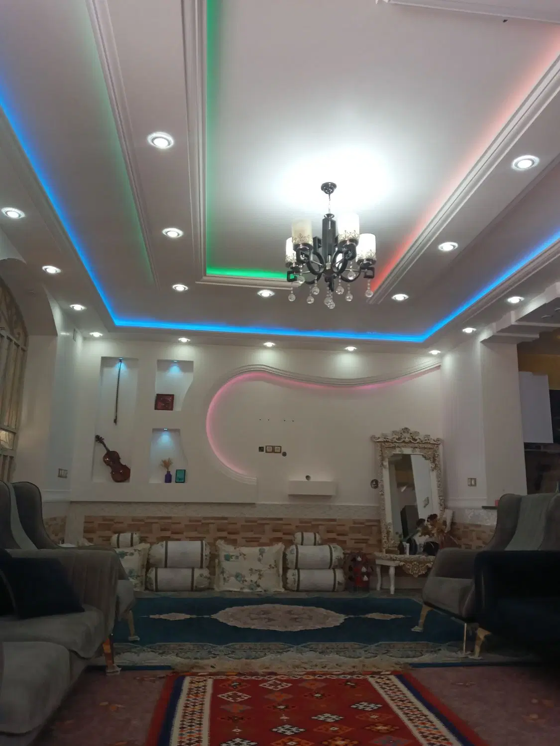 منزل اجاره ای درب از حیاط ویلایی