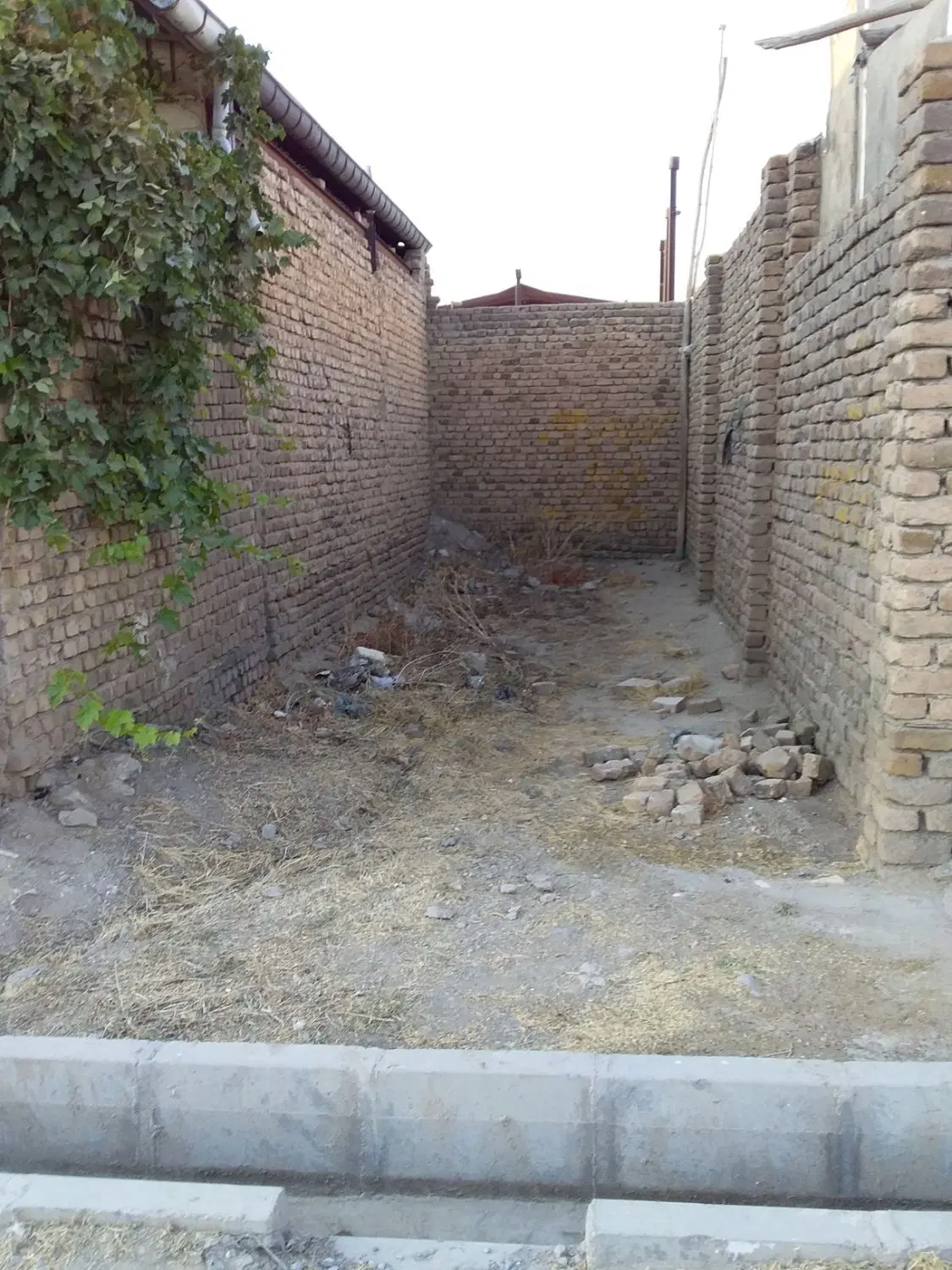 حدود۴۰متر زمین برا مغازه همت آباد
