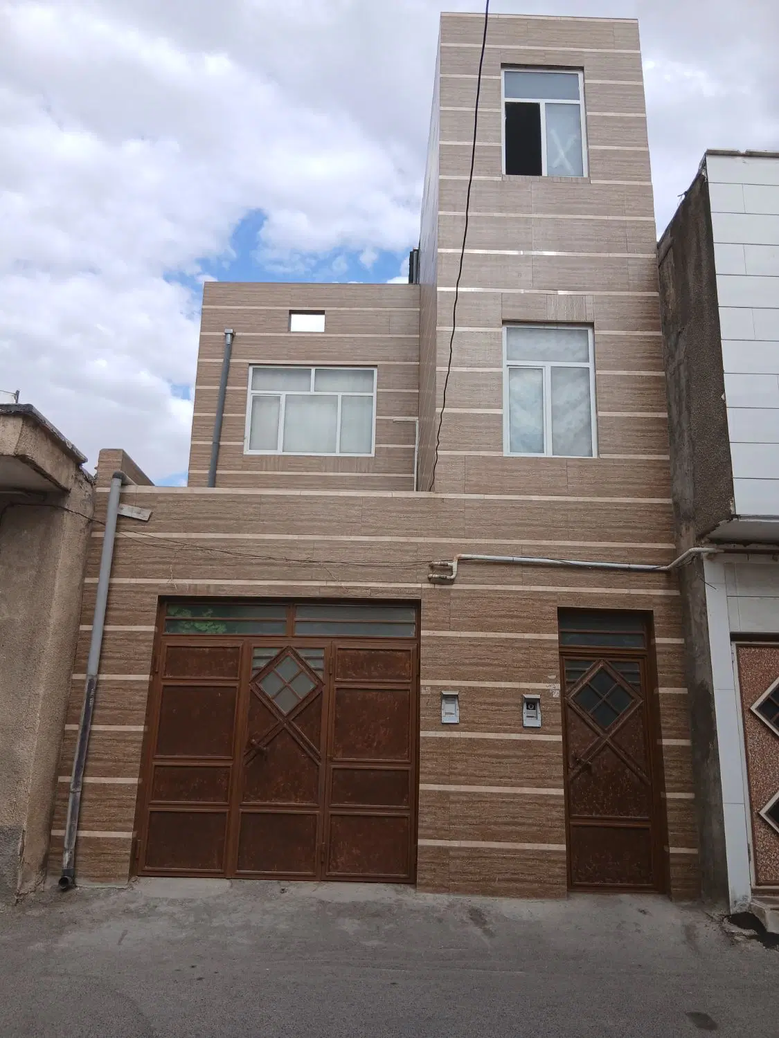 فروش دوواحد منزل مسکونی