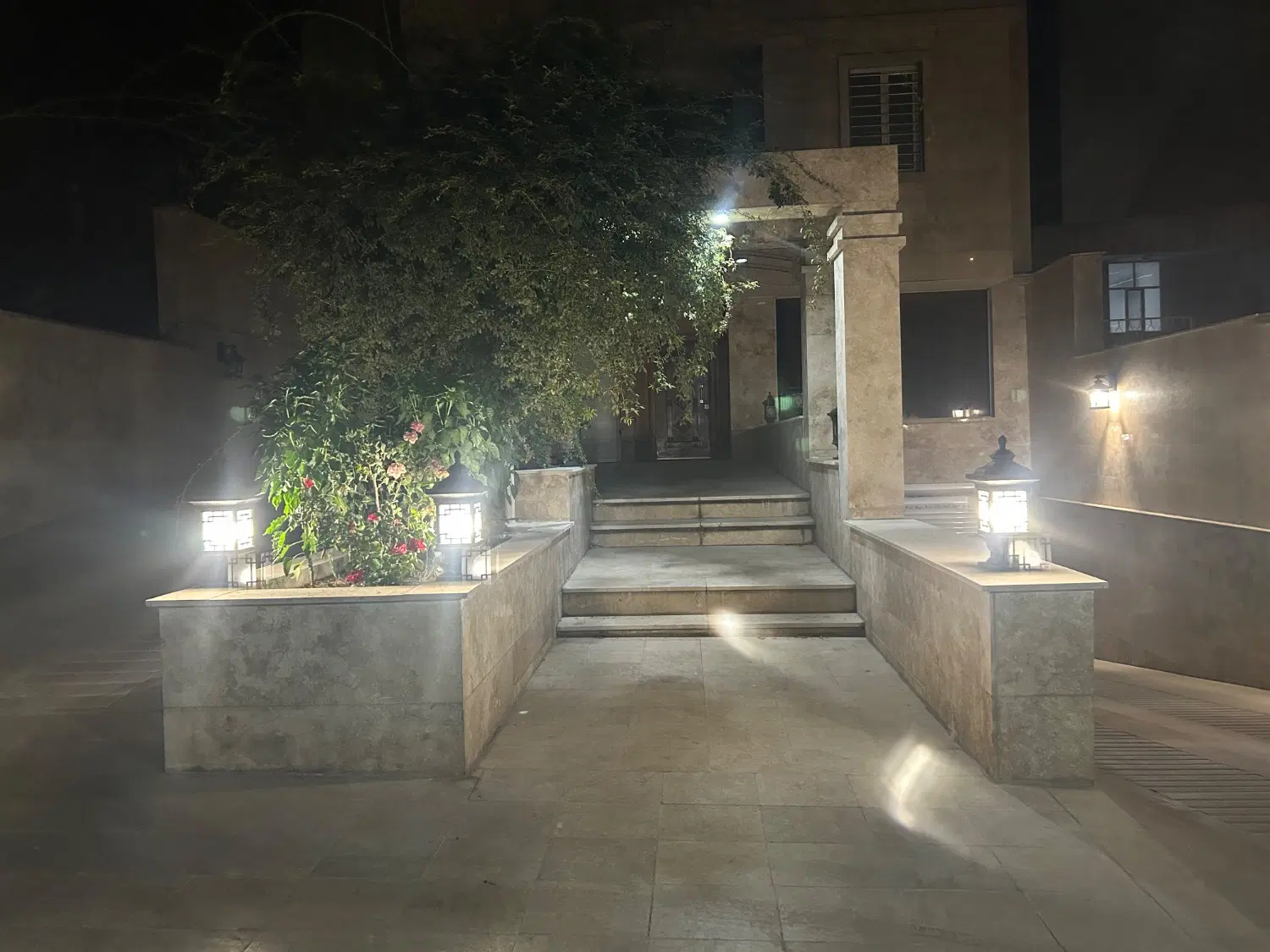 آپارتمان ۲۰۶ متری