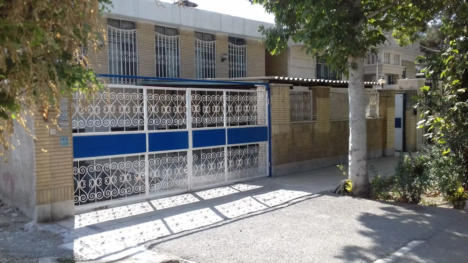 خانه ویلایی ۵۲۵ متری شهرک ناز