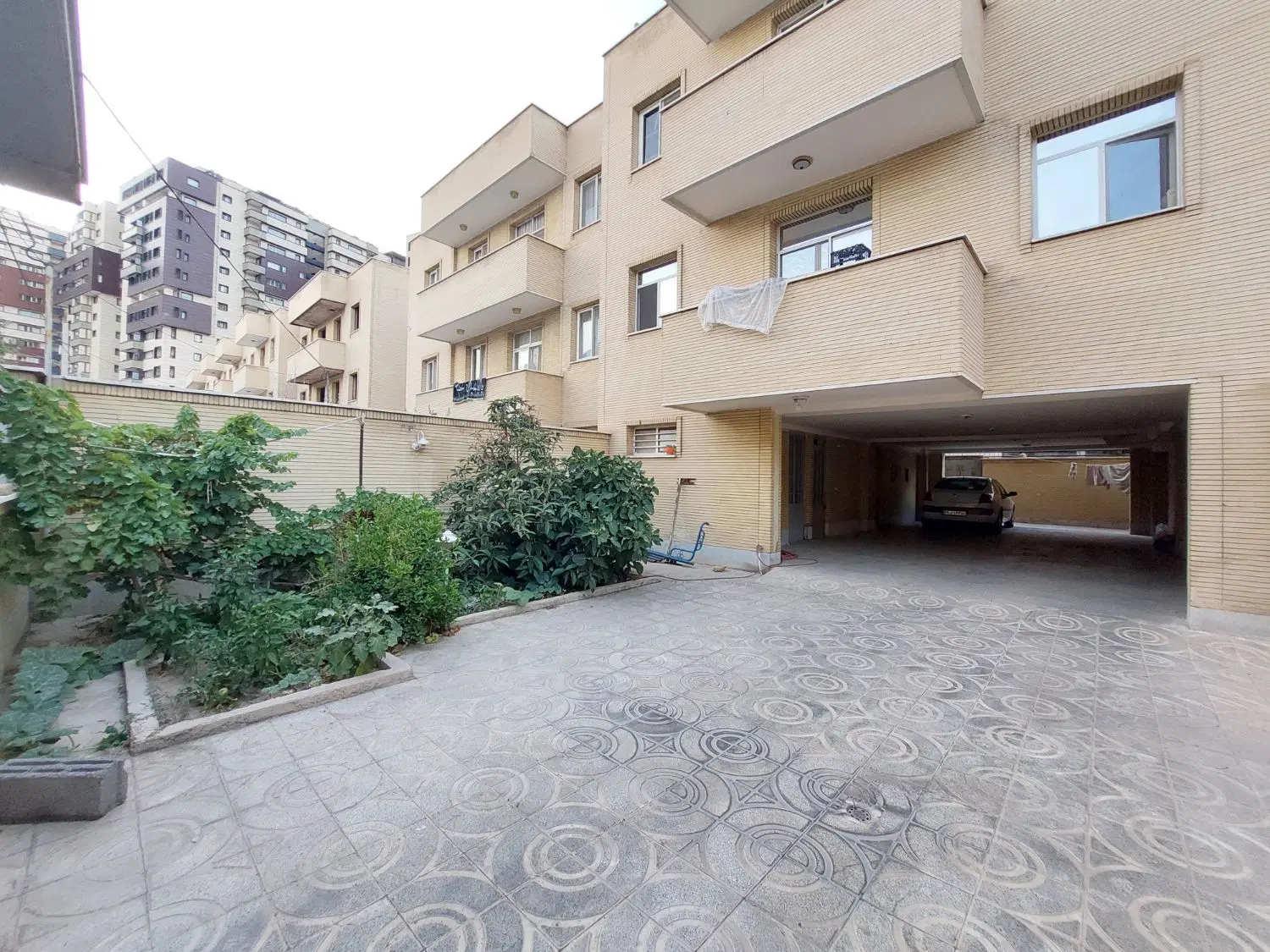 ویلایی ۱۲۰ متری،زمین ۲۰۰ متری شهید کشوری