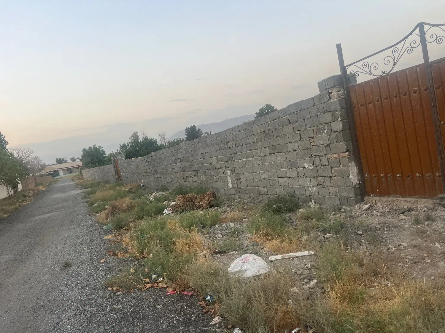 زمین چهاردیواری