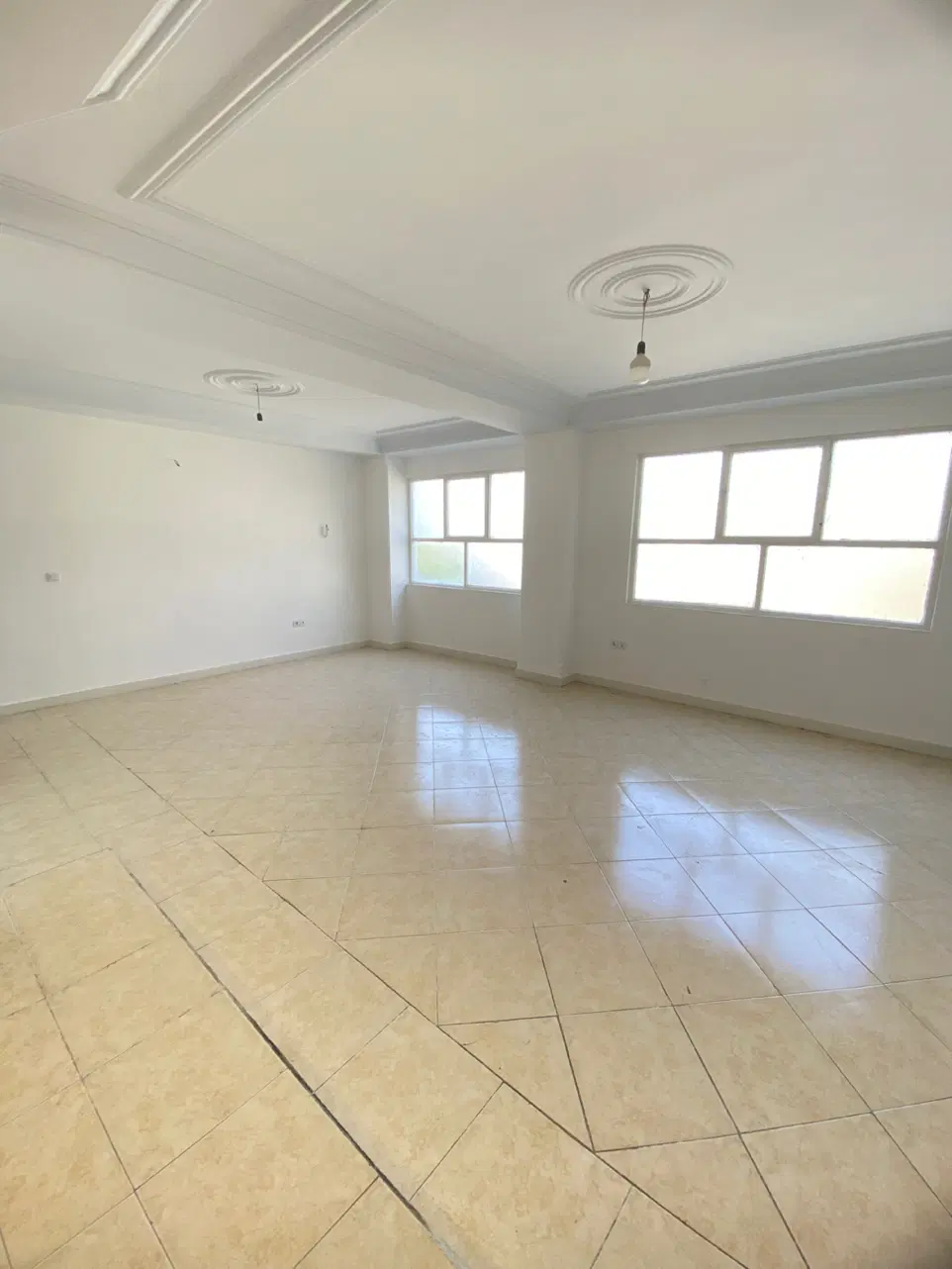۱۰۰ متر سندی ۸ واحدی در اشتراکی جنوبی گوهردشت