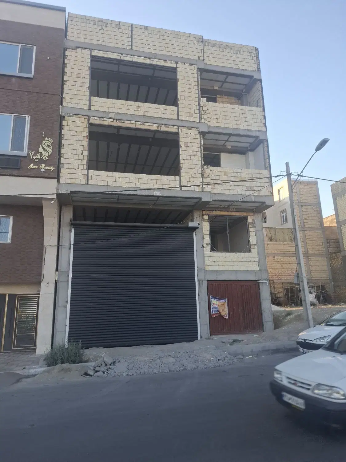 ساختمان نیمه کاره تجاری مسکونی الهیه