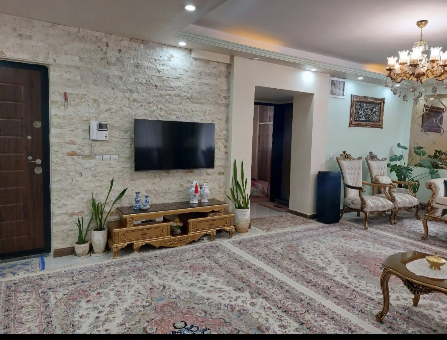 فروش آپارتمان ۸۰ متری تک واحدی در بلورسازی