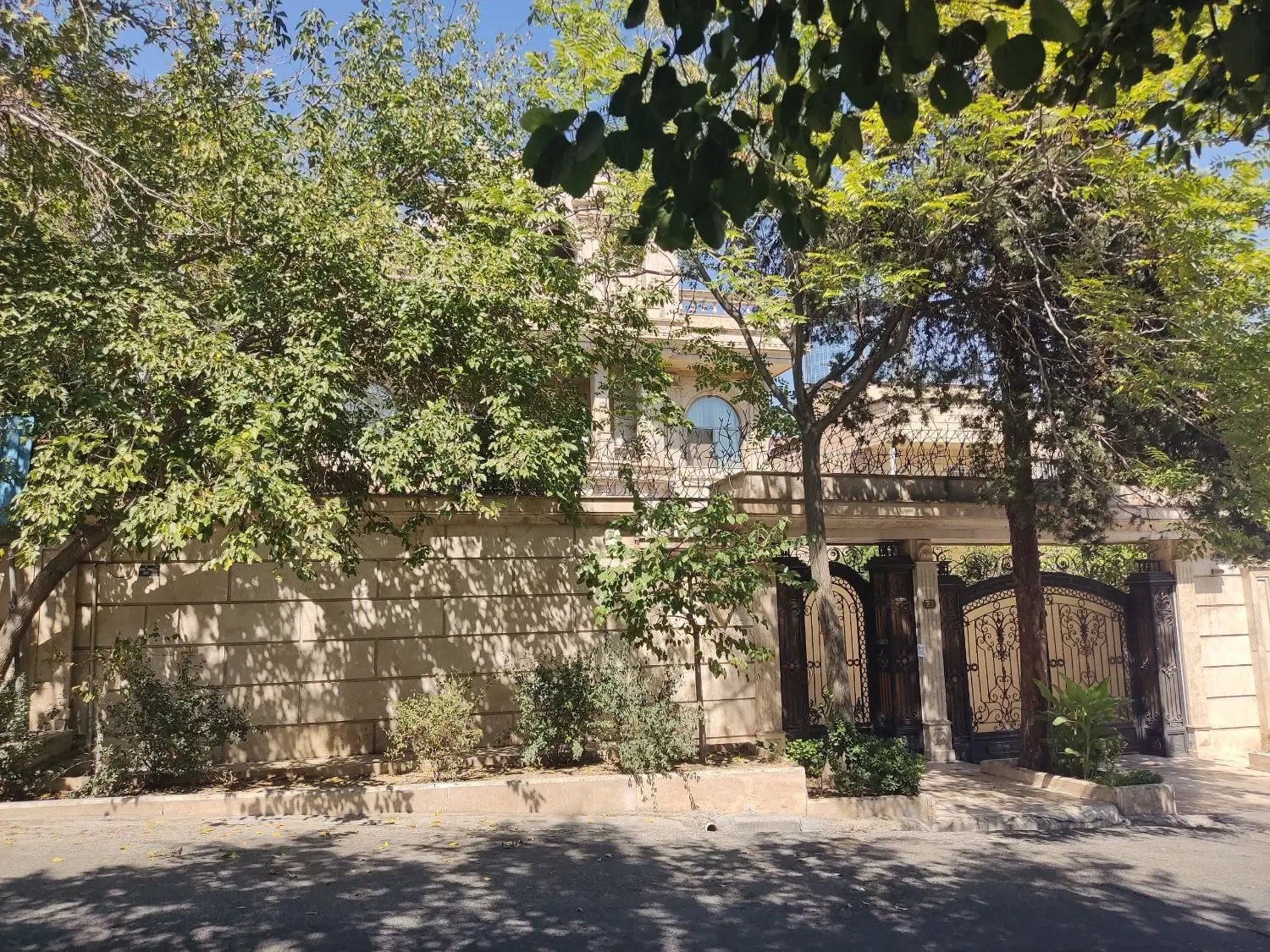 ۳۵۰متر فرمانیه