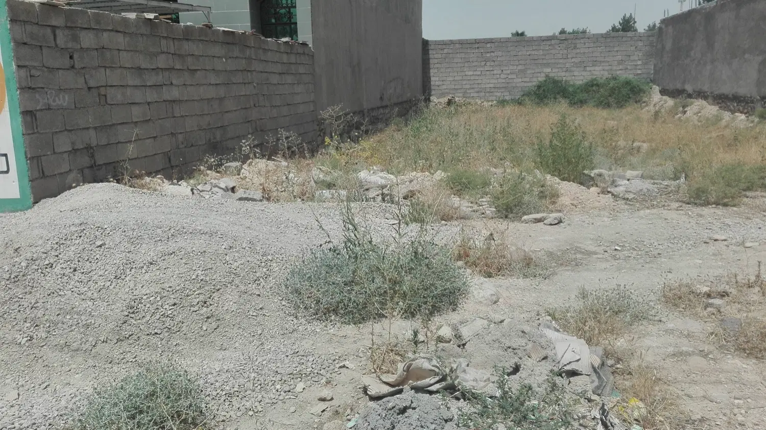 ۲۰۰متر زمین
