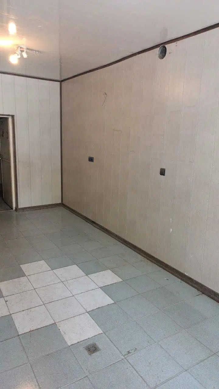 مغازه 75 متری خیابان حکیم‌نظامی خ حسین‌آباد