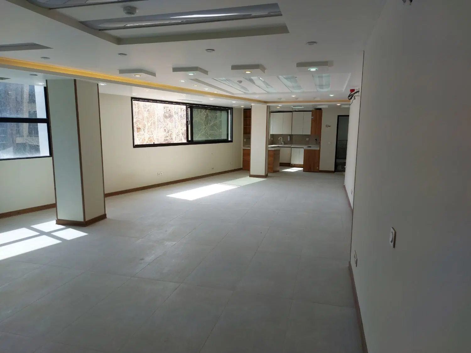 ۱۰۰ متر فلت جنوبی نوساز تابلوخور تراس دار شیخ مفید
