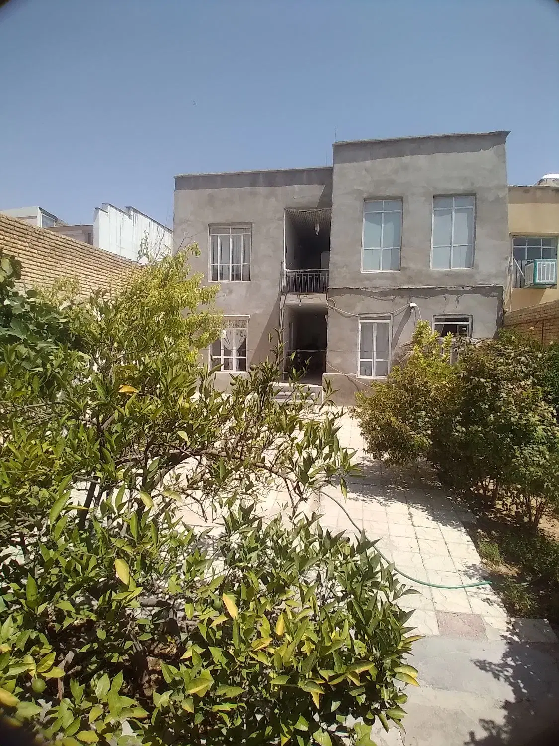 منزل دوطبق قدیمی