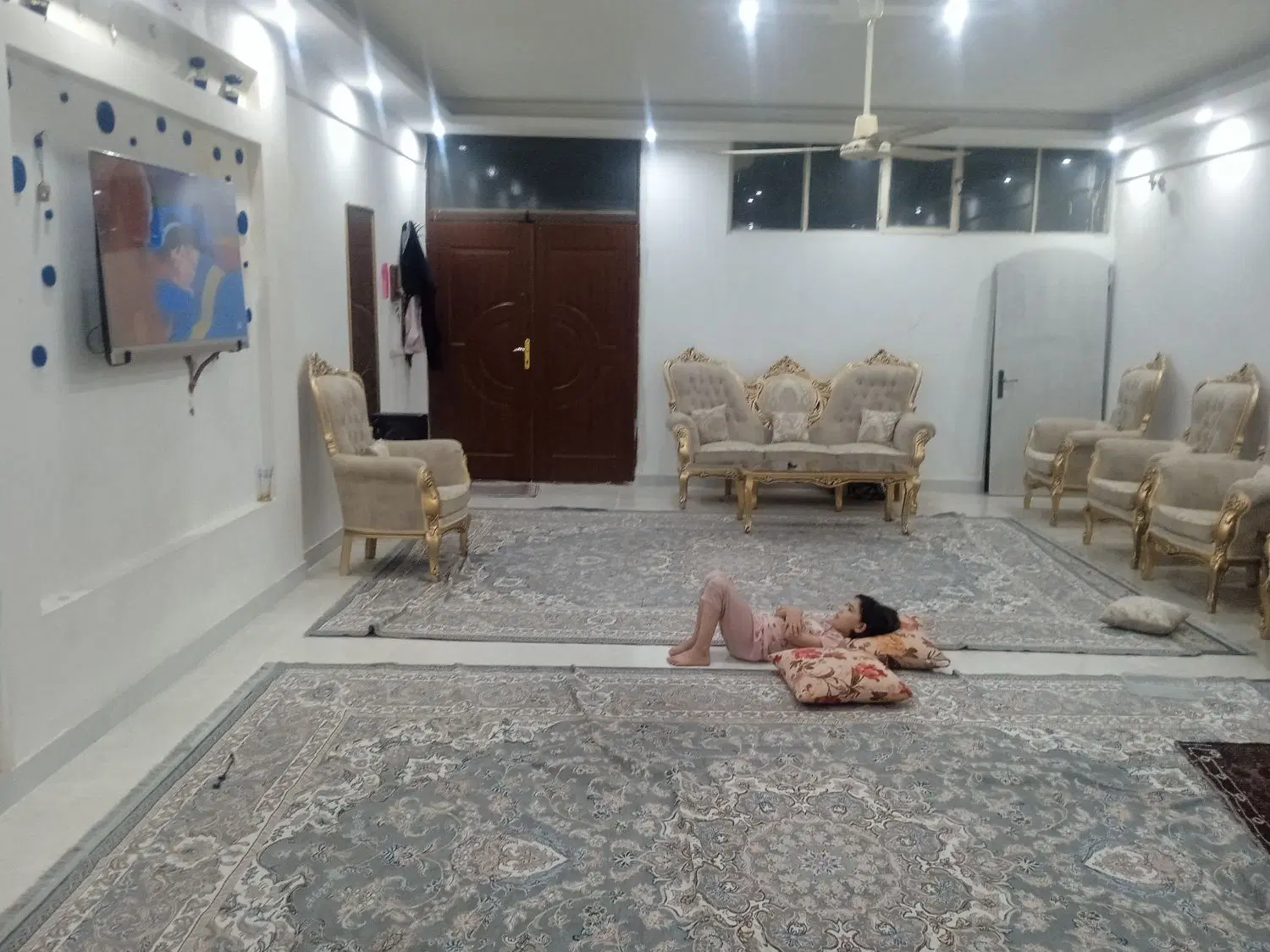 طبقه همکف  راه جدا