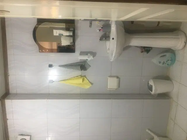 آپارتمان ۷۶متری نما سنگ لوکیشن خوب مالک هستم