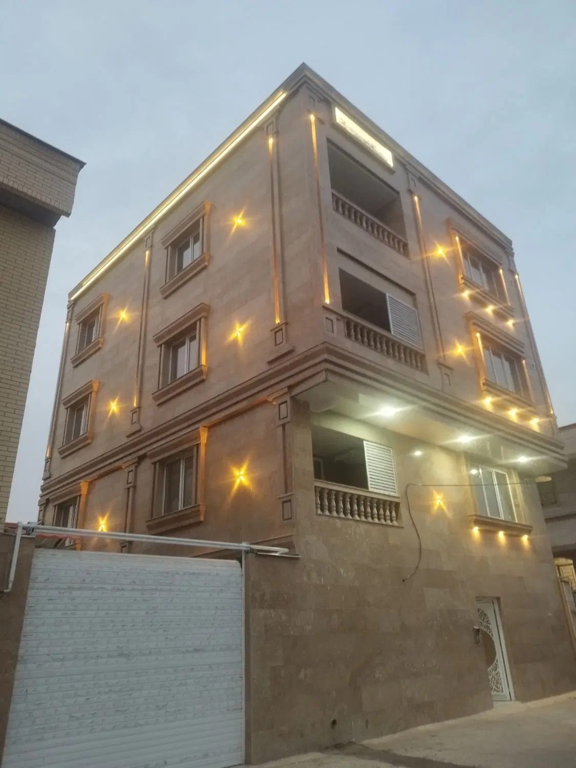 فروش طبقه سوم